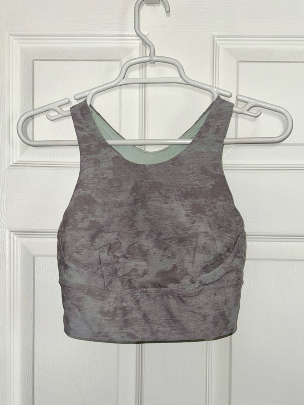 Lululemon Women's High-Neck Sports Bra